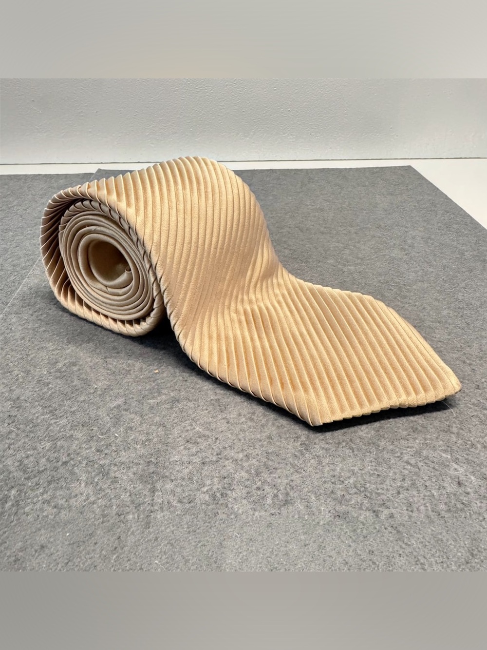 Italo Ferretti Pleated Neck Tie Gold Toned Silk Handmade In Silvi Marina Italy